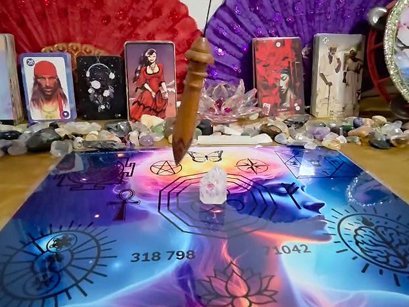 Ferramentas de radiestesia quântica: pêndulo e cristais para diagnóstico energético